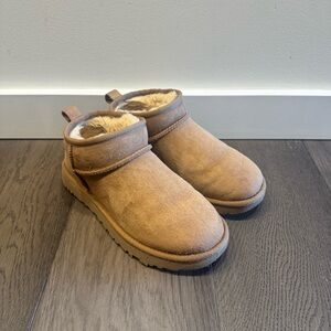 UGG Mini Boots in Chestnut